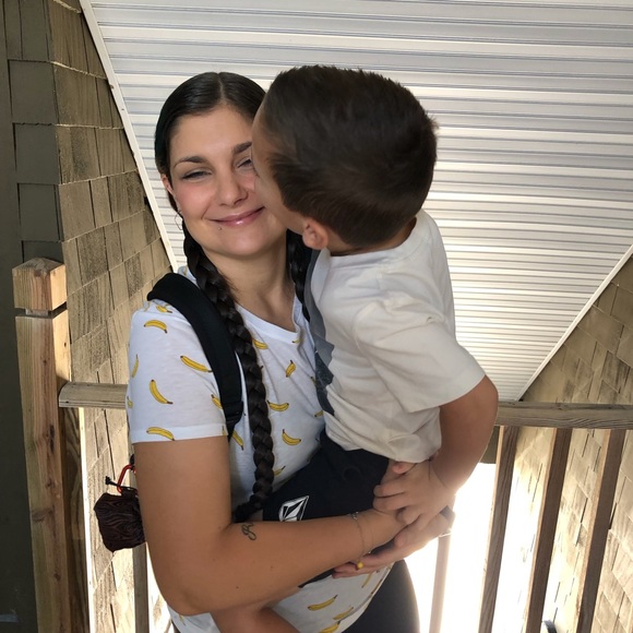 Meet your Posher, Chanelle - Picture 2 of 2